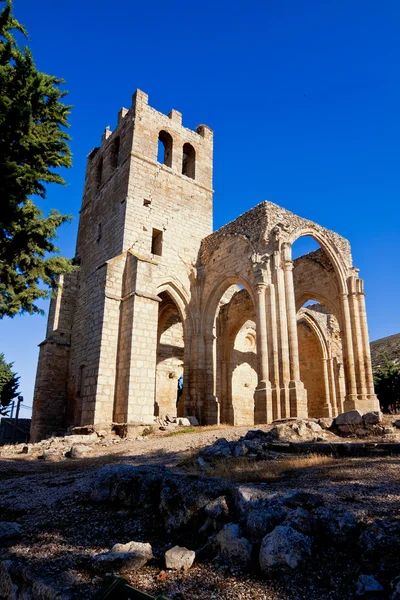 Ruinas de la Iglesia de Santa Eulalia en Palenzuela. Provincia de Pale — Foto de Stock