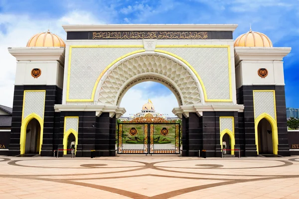 Brána královský palác Istana Negara (Istana Negara), Kuala Lumpur — Stock fotografie