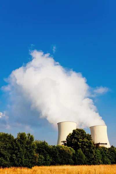 Rökpipor från värmekraftverk — Stockfoto