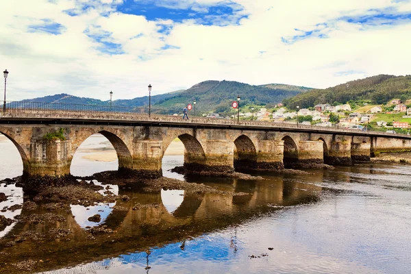 Ponte antiga em Viveiro, Galiza, Espanha — Fotografia de Stock