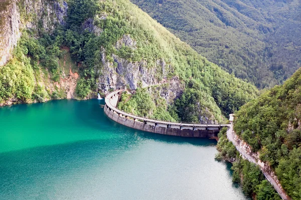 Speccheri dam, Alperna, provins i Trentino-Alto Adiges, Bolzano, — Stockfoto