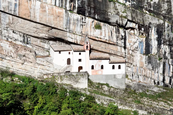 Ermita de San Columbano. Rovereto, provincia de Trentino-Alto — Foto de Stock