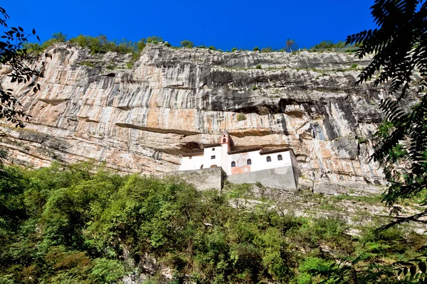 Eremitaget Saint Columban. Rovereto, provins i Trentino-Alto — Stockfoto