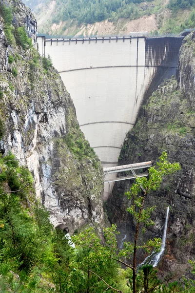 Dam vaiont. provinsen belluno, Italien. 9 oktober 1963 i dammen var — Stockfoto