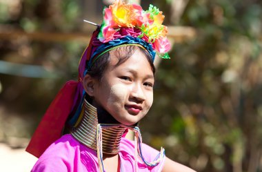 Ban Nai Soi, Mae Hong Son, Tayland - 6 Şubat: Genç kadın Ka