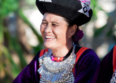 Bahar Festivali (Çin yeni yılı) Köyü Lisu, il Mae Hong Son, Tayland Ulusal kostüm kadınlarda