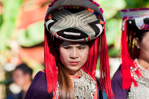 Mujeres en trajes nacionales durante el Festival de Primavera (Año Nuevo Chino) en el pueblo de Lisu, provincia de Mae Hong Son, Tailandia — Foto de Stock