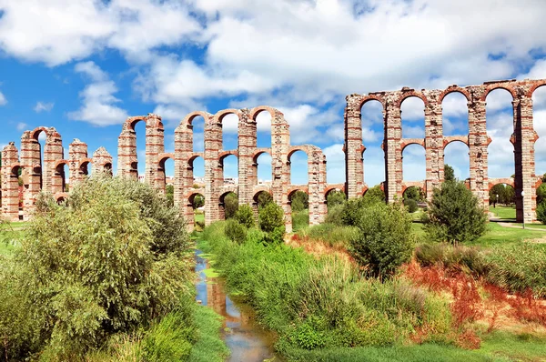 Akvedukten los milagros, merida, Spanien — Stockfoto