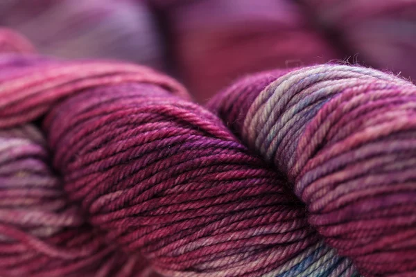 Boules de laine colorées — Photo
