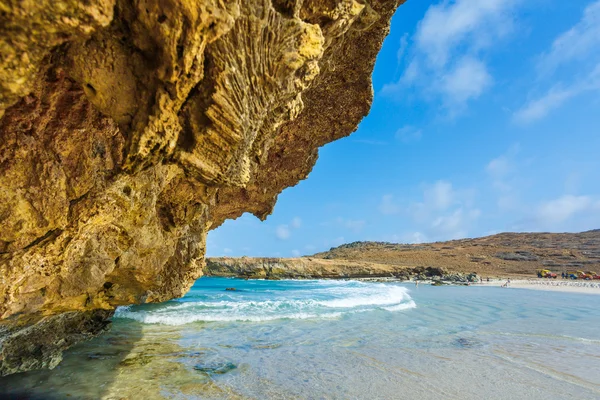 Roccia sulla riva di Aruba — Foto Stock