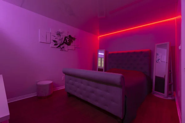 Chambre Des Maîtres Moderne Avec Cellule Cri Design Lumière Led — Photo