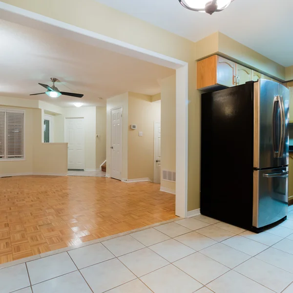 Empty living room with kitchen — Stock Photo, Image