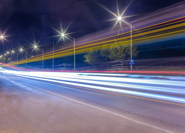 Gece ışık rotalar — Stok fotoğraf