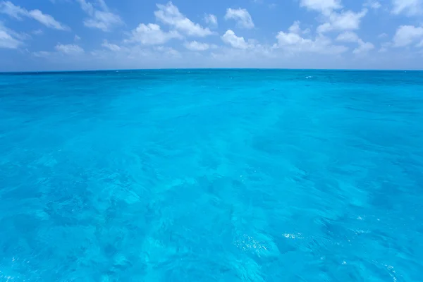 Céu azul e mar das Caraíbas — Fotografia de Stock