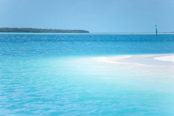 Mar Caribe e isla solitaria —  Fotos de Stock