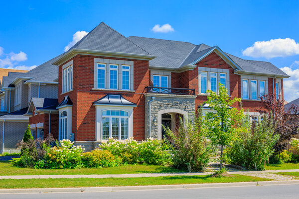 Luxury houses in North America