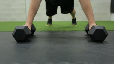 Spor salonu adam etkinliği