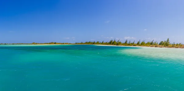 Panoramic view of tropical beach — Stock Photo, Image