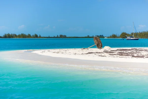 Tropická pláž na ostrově Cayo Largo — Stock fotografie