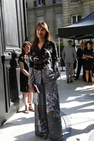 Jeanne Damas partecipa alla Valentino Haute Couture — Foto Stock