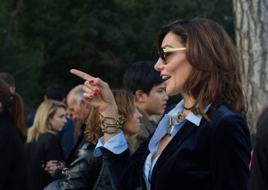 Adriana Abascal, Louis Vuitton Show Front Row - Paris Moda Haftası 2016 'ya katıldı. 7 Ekim 2015 Paris, Franc