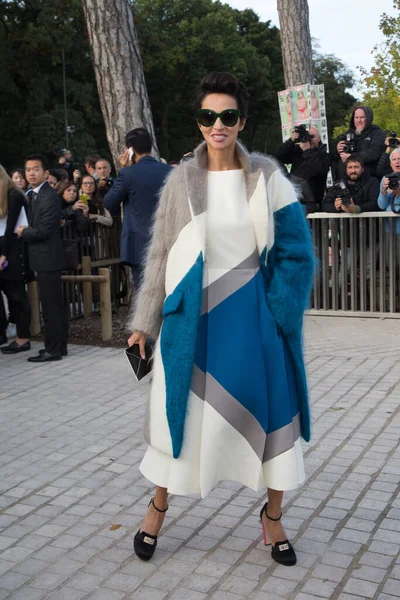 Farida Khelfa Partecipa Alla Louis Vuitton Show Front Row Paris — Foto Stock