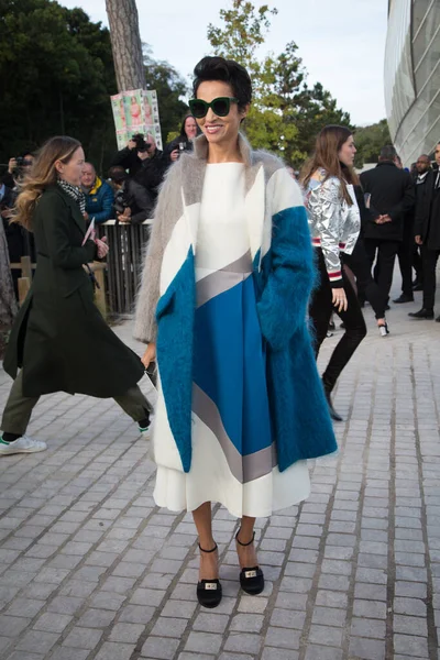 Farida Khelfa Uczestniczy Louis Vuitton Show Front Row Paris Fashion — Zdjęcie stockowe