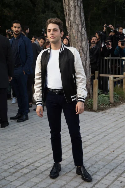 Xavier Dolan Παρακολουθεί Louis Vuitton Show Front Row Paris Fashion — Φωτογραφία Αρχείου