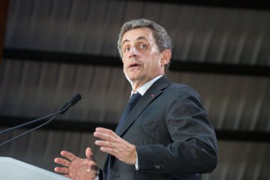 Fransa 'nın eski cumhurbaşkanı Nicolas Sarkozy, Fransa' nın başkenti Marcq-en-Baroeul 'da 21 Eylül 2016' da yapılan Cumhurbaşkanlığı kampanyası toplantısında 