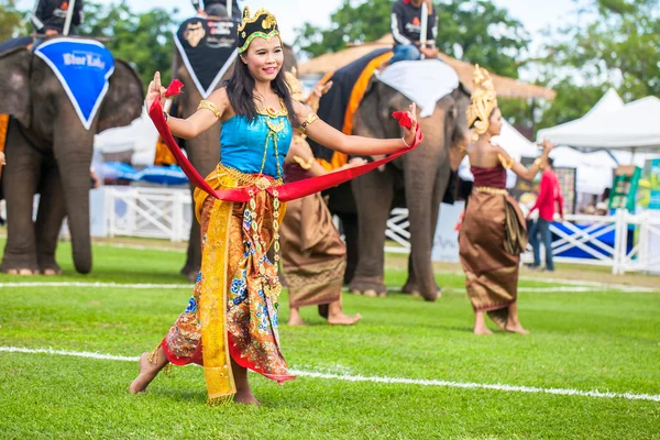 Thai dancers dancing — Stock Photo, Image