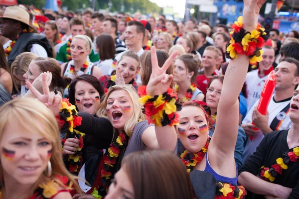 Deutsche Fußballfans zur EM 2012 — Stockfoto