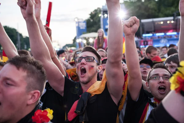 Deutsche Fußballfans zur EM 2012 — Stockfoto