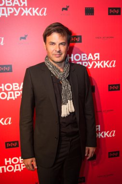 Francois Ozon yeni kız film prömiyeri