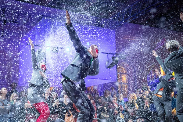 Performance Three-dimensional dance — Stock Photo, Image