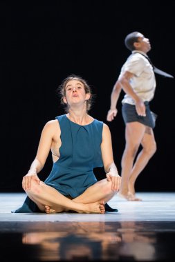 Ağız Danielle Agami tarafından