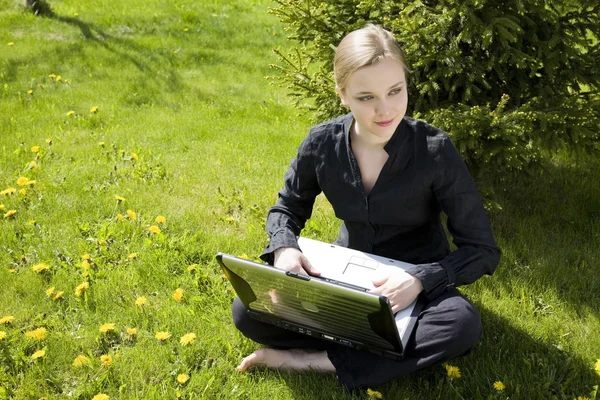 Working Outdoors — Stock Photo, Image