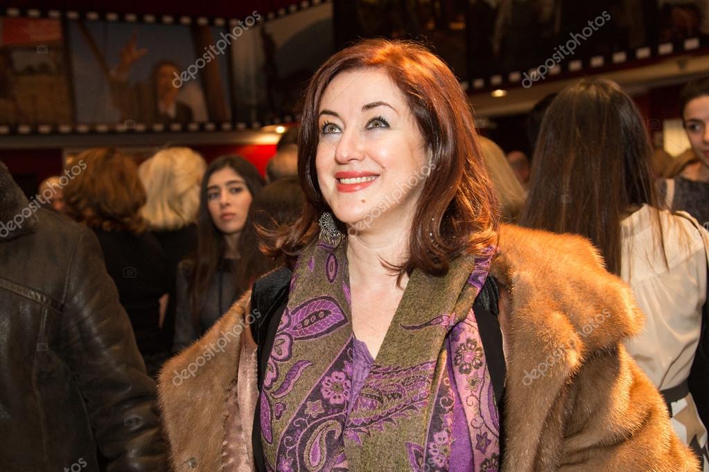 Yetuk italyancha porno anal jinsiy aloqani beradi