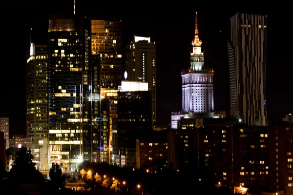Natt syn på staden, Warszawa, Polen — Stockfoto