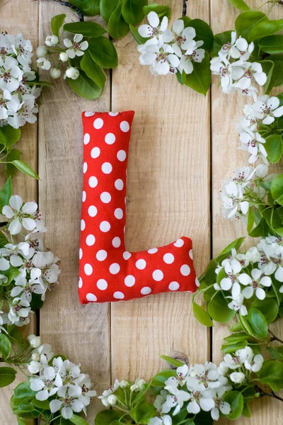 Naturlig trä bakgrund med vita blommor fruktträd. — Stockfoto