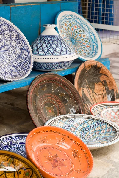 National traditional pottery. Sold on the street. Mahdia. — Stock Photo, Image