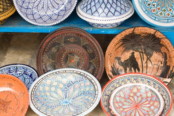 National traditional pottery. Sold on the street. Mahdia. — Stock Photo, Image