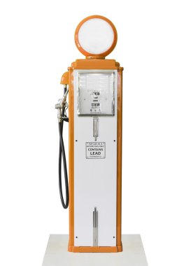 Beyaz arka plan üzerinde Vintage turuncu yakıt pompası