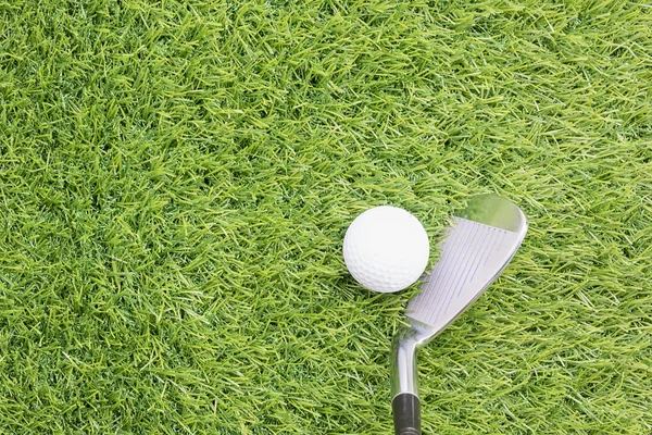 Golf ball before hitting with golf club — Stock Photo, Image