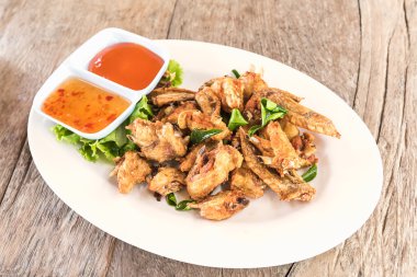 Üstten Görünüm derin kızarmış tavuk kanadı