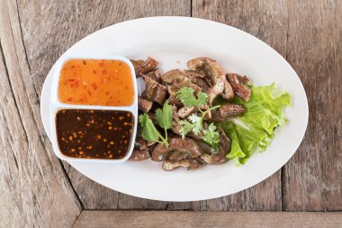 Üstten Görünüm domuzun bağırsak Tay tarzı yemek ızgara