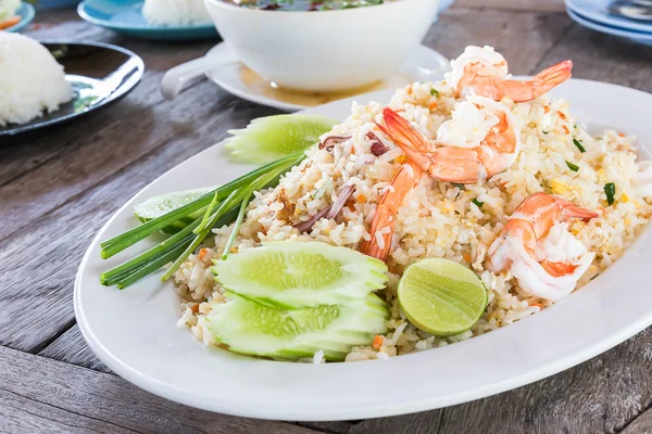 Arroz frito com camarão — Fotografia de Stock