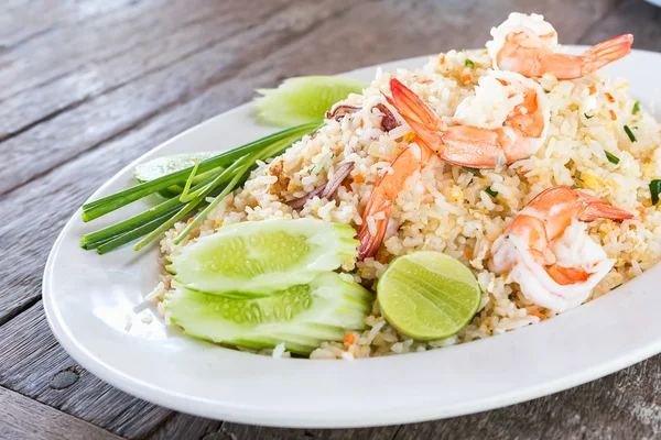 Arroz frito com camarão — Fotografia de Stock