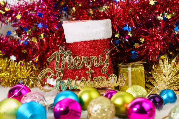 Κόκκινο Santa Claus Μπότα Και Στολίδια Χριστούγεννα Φόντο Διακοσμήσεις — Φωτογραφία Αρχείου