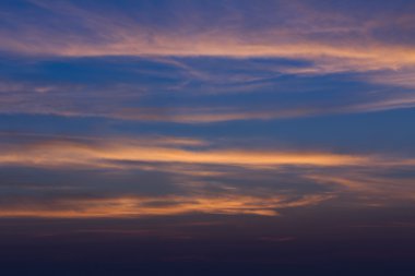 akşam bulut ile dramatik gökyüzü,