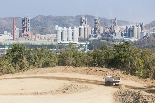 Cement factory  in the mountains — Stock Photo, Image